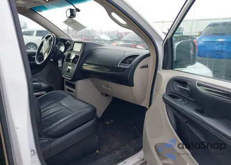 2015 Chrysler Town & Country Touring from USA, damaged, VIN 2C4RC1BG8FR699052